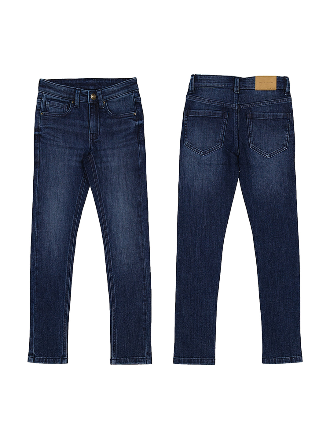 Vista frontal y posterior de pantalón tejano slim fit en color azul oscuro para niño.
