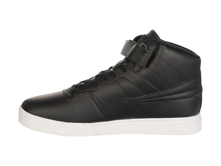 Tenis FILA de bota media en color negro con suela blanca y correa ajustable en el tobillo.