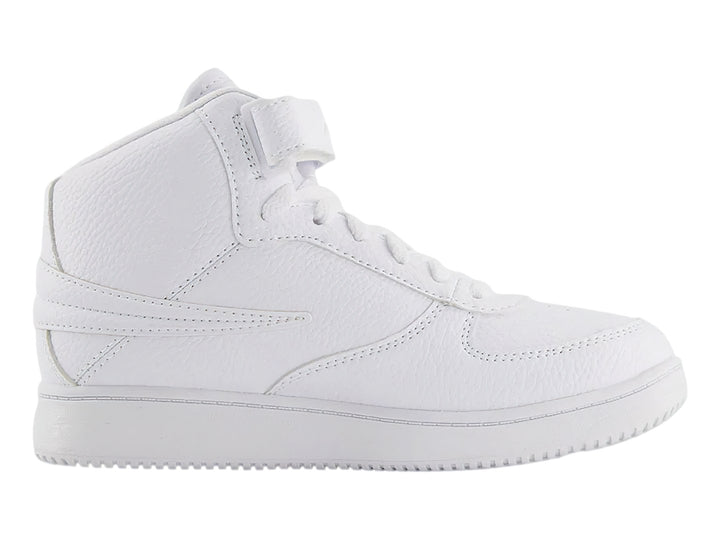 Tenis deportivos FILA de bota alta en color blanco total con cierre de agujetas y correa de velcro.