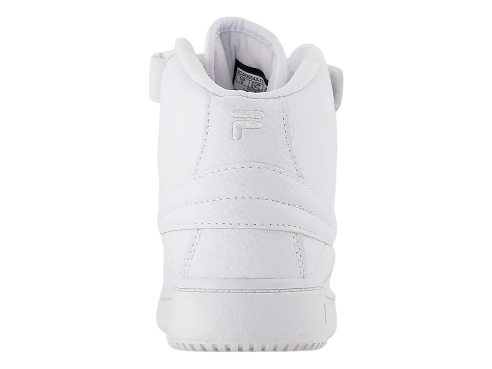 Tenis deportivos FILA de bota alta en color blanco total con cierre de agujetas y correa de velcro.