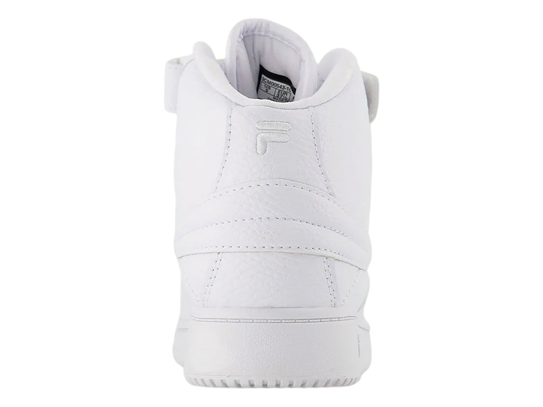 Tenis deportivos FILA de bota alta en color blanco total con cierre de agujetas y correa de velcro.