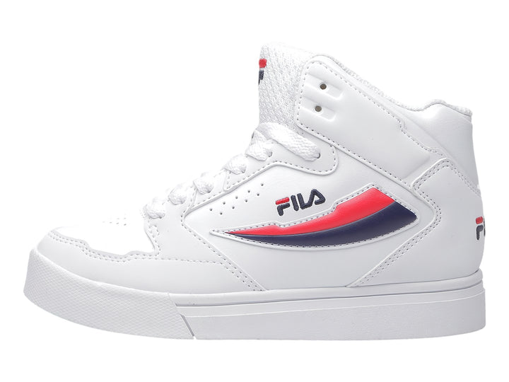 Tenis deportivos FILA para niño en color blanco con detalles laterales en rojo y azul marino.