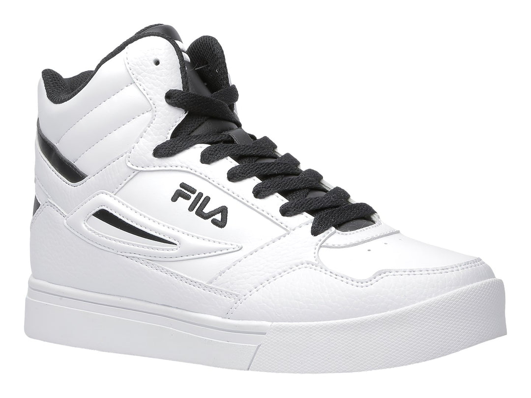 Tenis FILA de corte alto en color blanco con detalles y cordones en negro.