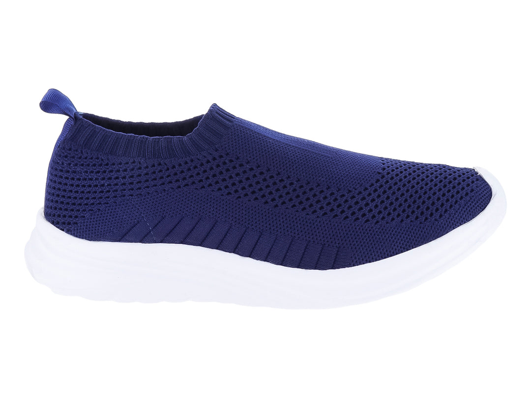 Zapato deportivo slip-on de color azul marino con suela blanca gruesa y material textil tejido.