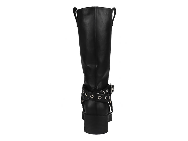 Bota alta negra con correas y hebillas plateadas, tacón bajo y suela gruesa.