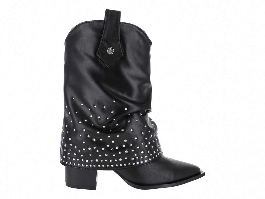 Botas vaqueras negras para mujer con detalles de pedrería brillante en la parte inferior y tacón cuadrado.