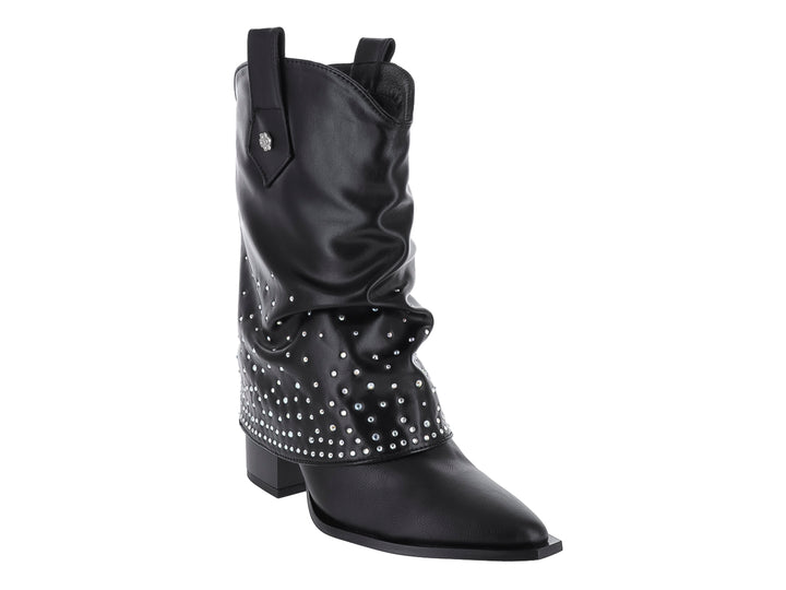 Botas vaqueras negras para mujer con detalles de pedrería brillante en la parte inferior y tacón cuadrado.