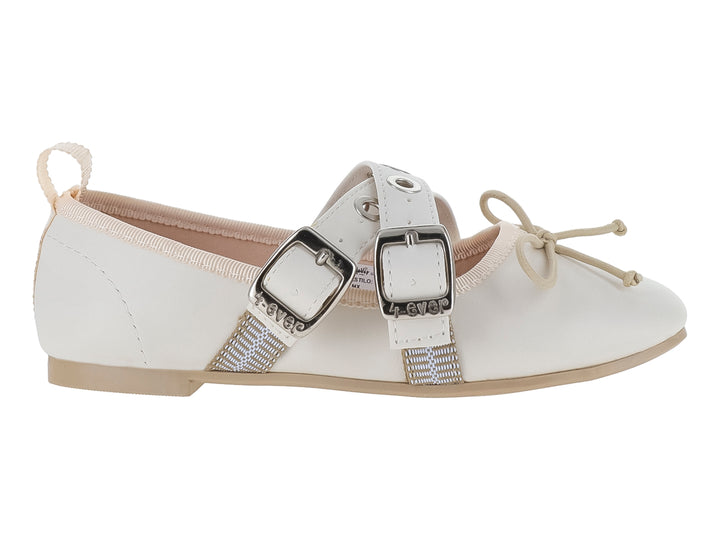 Zapato plano color latte para niña con doble correa de hebilla y detalle de moño en la punta.