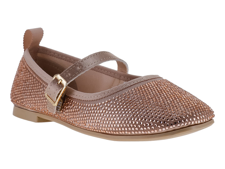 Zapato plano tipo ballerina color bronce con textura punteada y correa con hebilla.