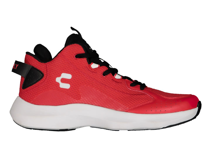 Tenis de baloncesto marca Charly en color rojo con detalles en negro y suela blanca.