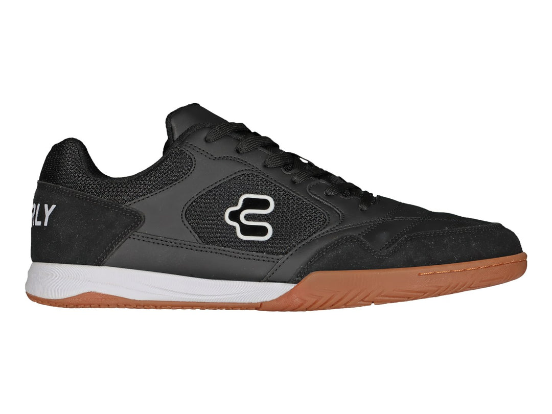 Tenis deportivos Charly en color negro con suela color miel y entresuela blanca.