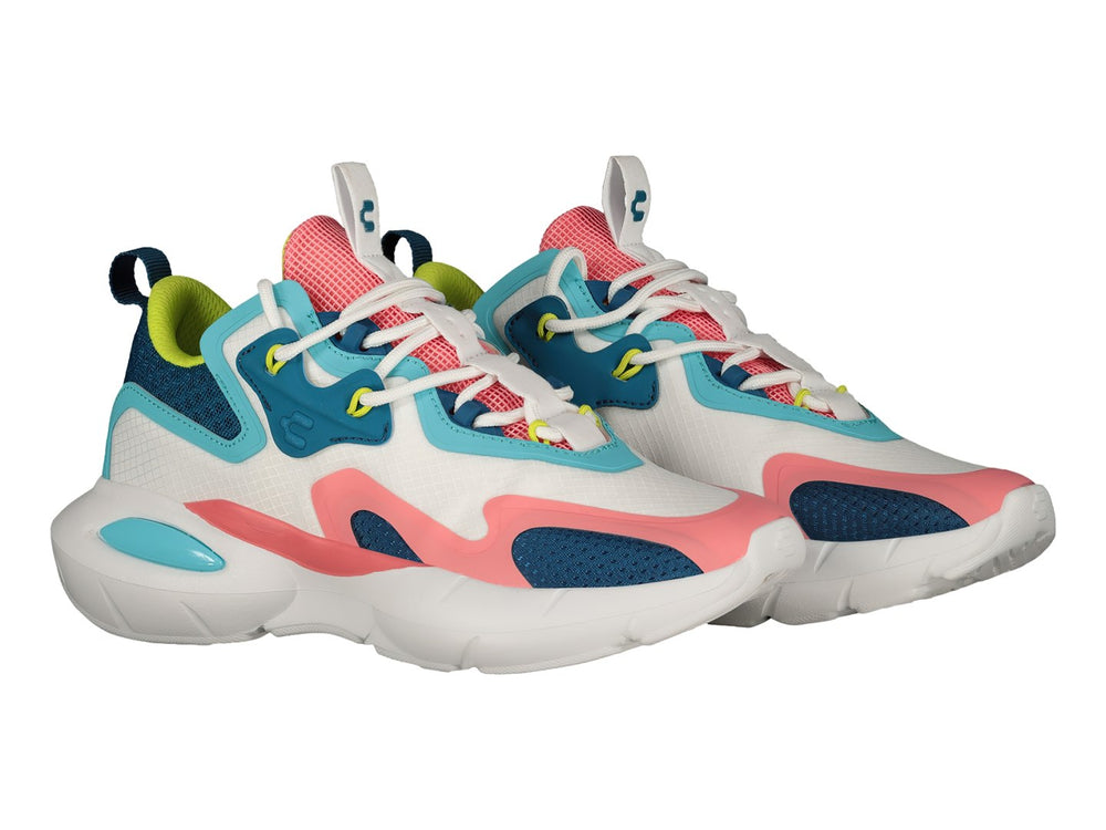 Tenis deportivos Charly multicolores en blanco, azul y coral con suela blanca ancha.