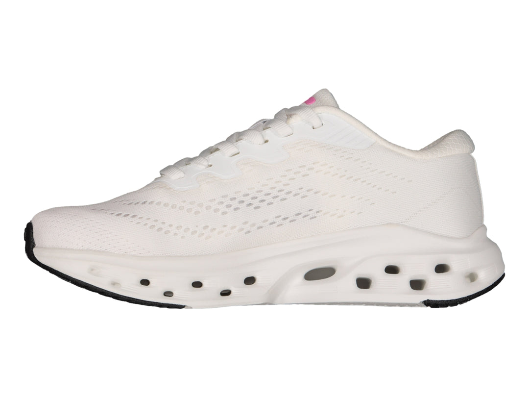 Tenis deportivos Charly color blanco con detalles en rosa y suela blanca con perforaciones laterales.