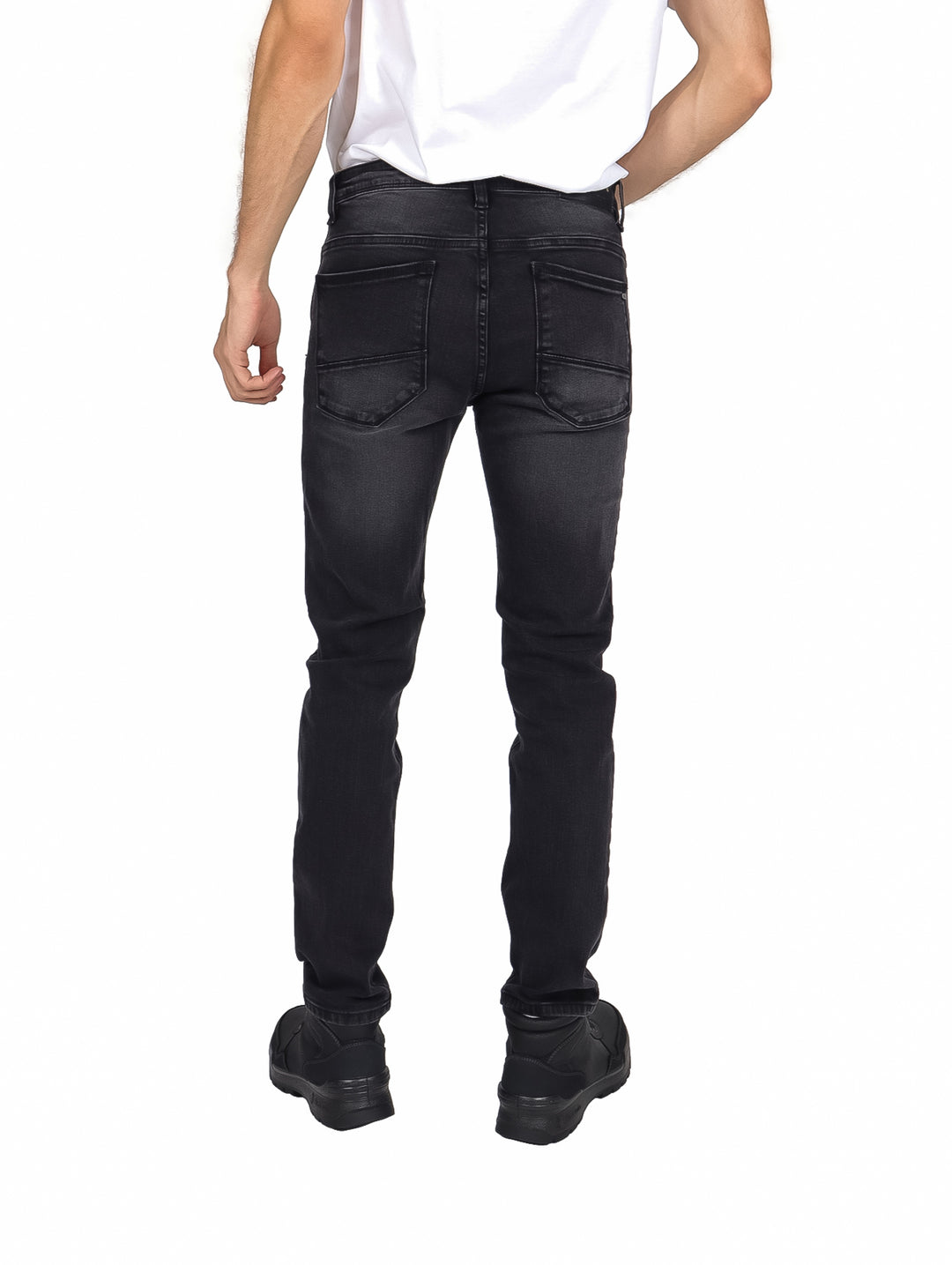 Pantalones jeans color negro para hombre con corte ajustado.