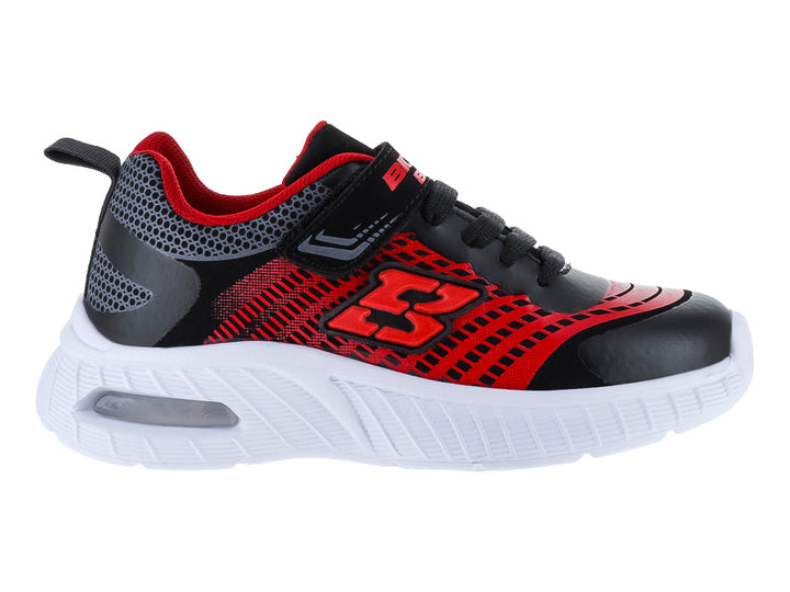 Tenis deportivos infantiles color negro y rojo con suela blanca y detalles en gris.