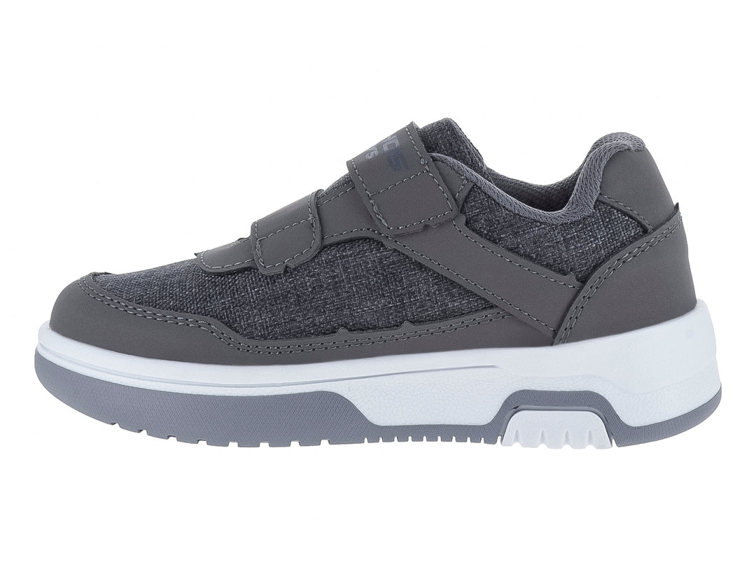 Zapato casual para niño color gris y marino con suela blanca y cierres de velcro.
