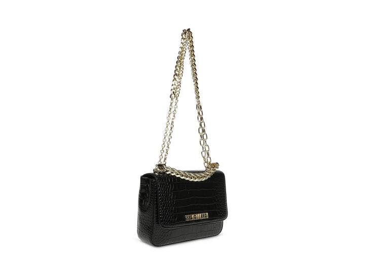 Bolso pequeño negro de Steve Madden con textura de cocodrilo y correa de cadena dorada.
