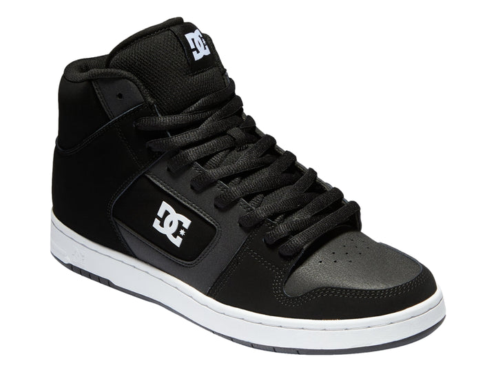 Tenis DC Shoes modelo Adys de bota alta en color negro con suela blanca y logotipo blanco lateral.