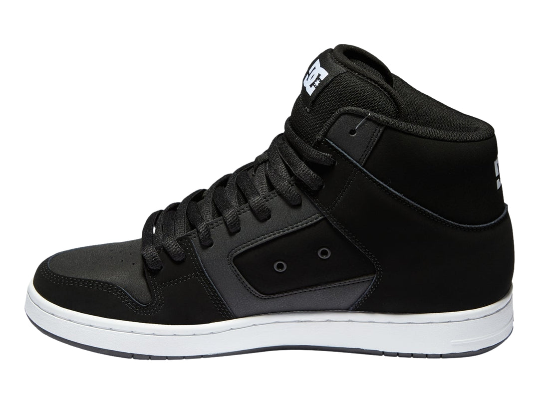 Tenis DC Shoes modelo Adys de bota alta en color negro con suela blanca y logotipo blanco lateral.