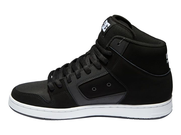 Tenis DC Shoes modelo Adys de bota alta en color negro con suela blanca y logotipo blanco lateral.