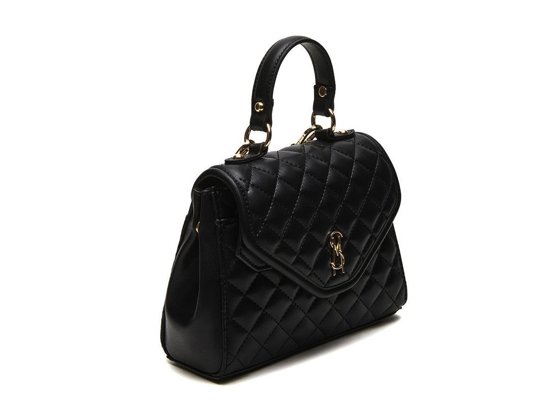 Bolso negro Steve Madden con textura acolchada en forma de diamante y detalles metálicos dorados.