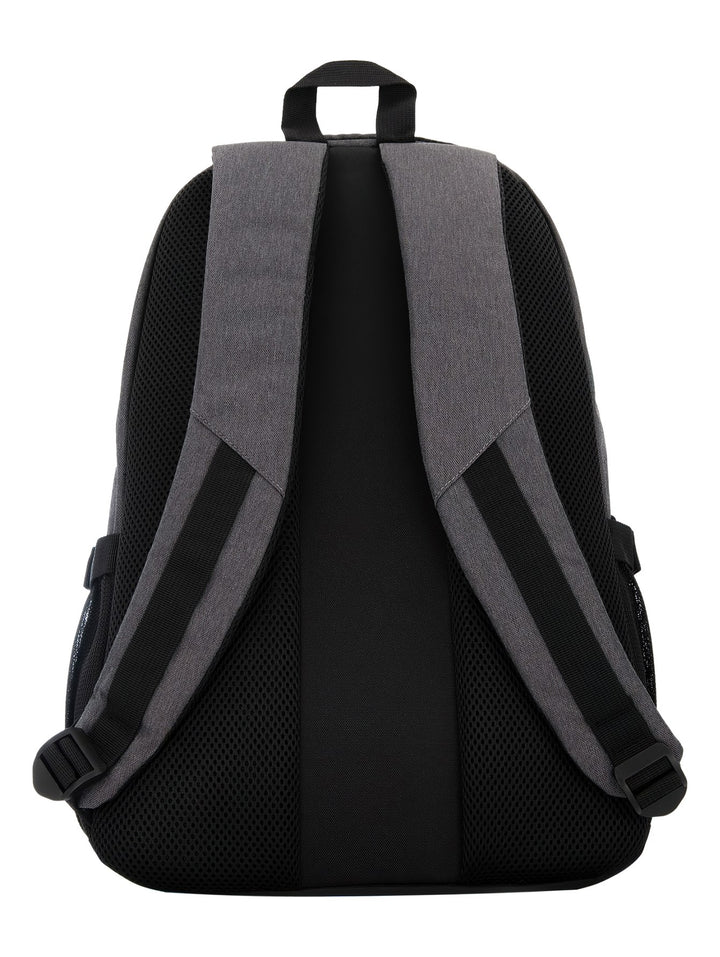 Mochila deportiva Charly en color gris oscuro con detalles y base en negro.
