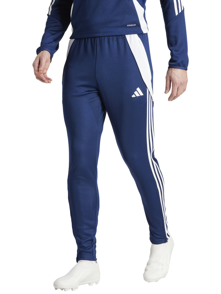 Pantalones de entrenamiento Adidas Tiro 24 en color azul dawn con detalles y franjas blancas laterales.