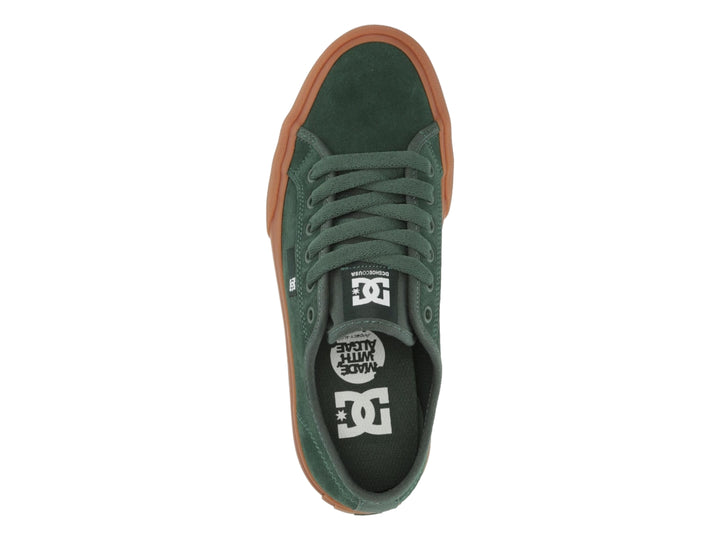 Tenis DC Shoes de corte bajo en color verde oliva con suela de goma marrón.