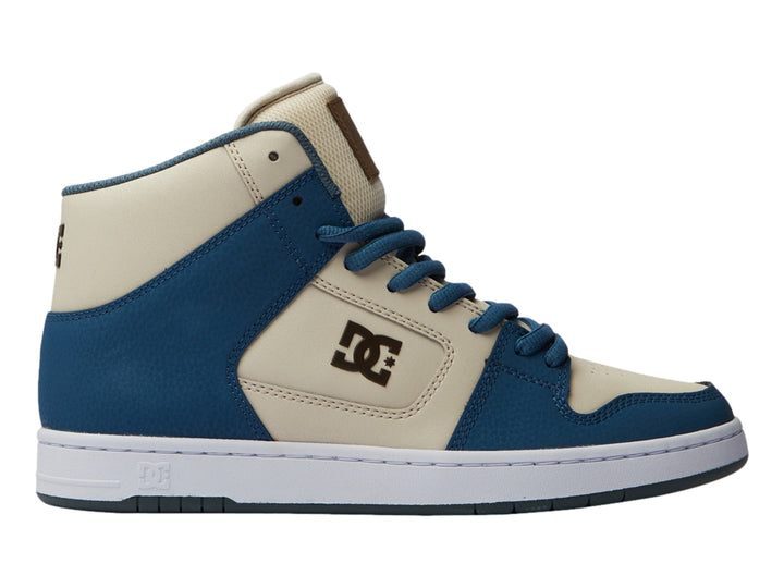 Tenis DC Shoes de bota alta en colores azul y beige con suela blanca.
