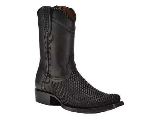 Bota de cuero color gris oscuro con textura escamada en la punta y tacón cuadrado.