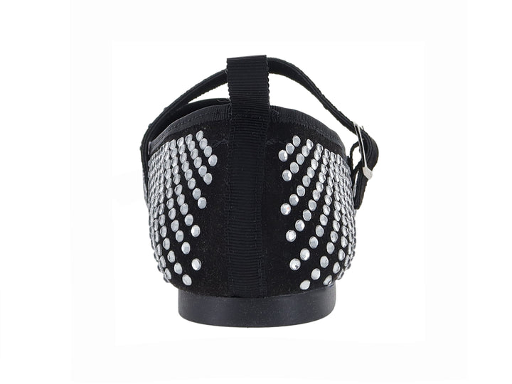 Zapato plano negro con pedrería brillante y correa con hebilla.