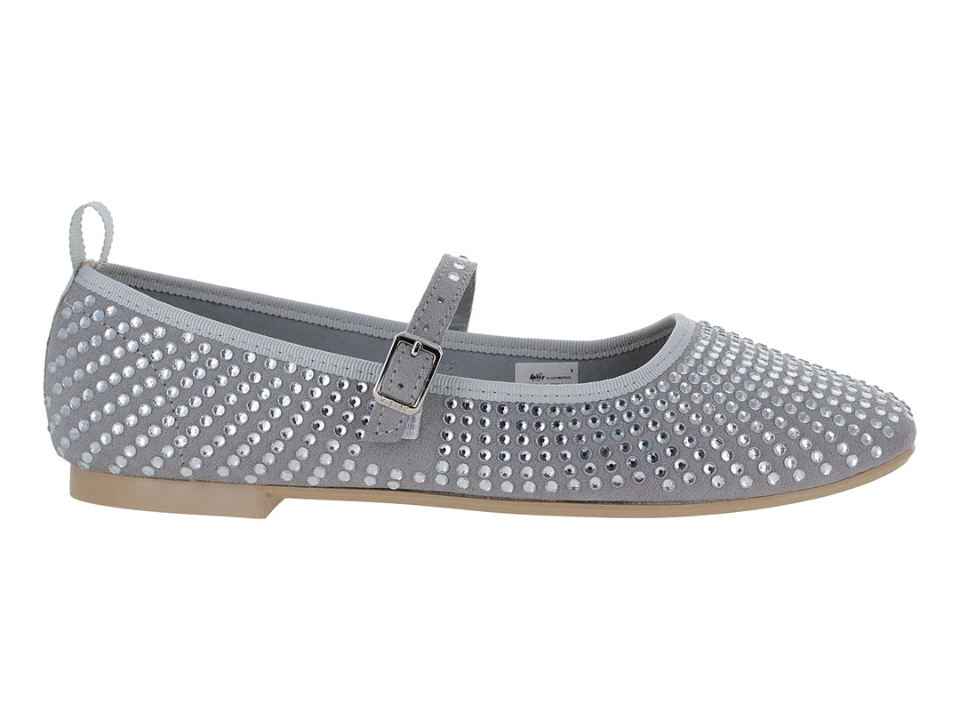 Zapato plano color plata con brillantes y correa con hebilla para niña.