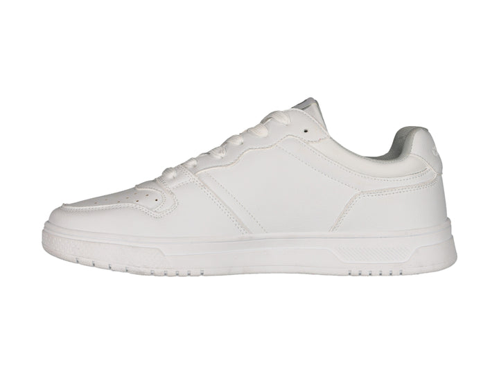 Tenis deportivos Charly de color blanco con suela blanca y cordones.