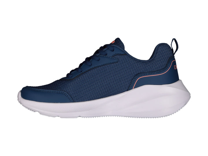 Tenis deportivos Charly color azul marino con suela blanca y detalles en coral.