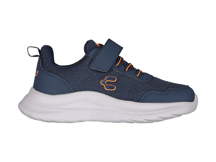 Tenis deportivos Charly color azul marino con suela blanca y detalles en naranja.