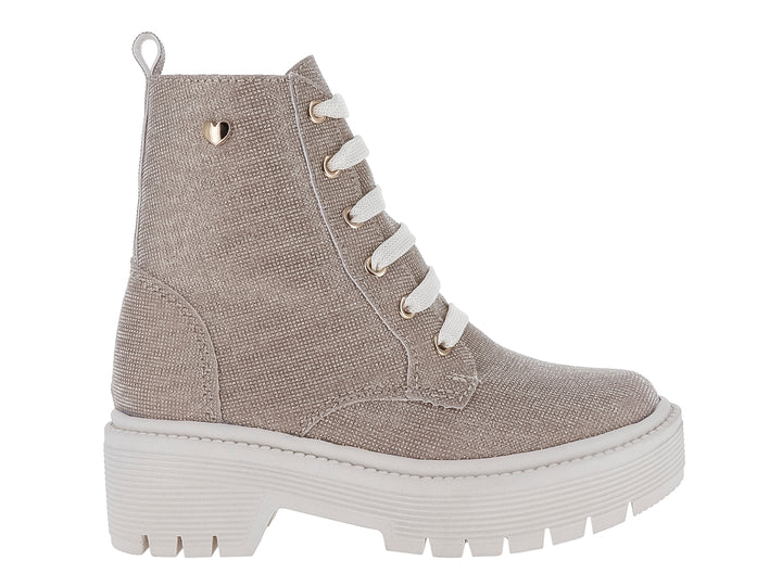 Botín infantil color oro con suela blanca gruesa y cordones blancos.