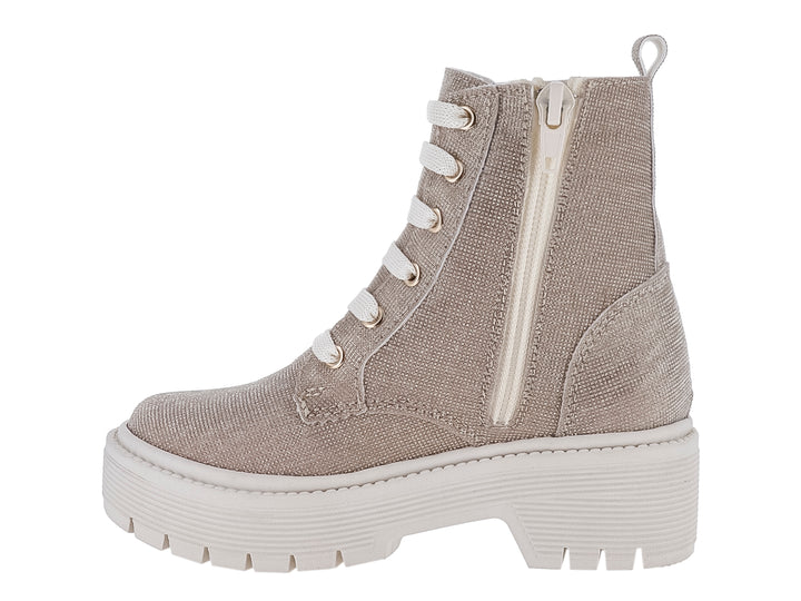 Botín infantil color oro con suela blanca gruesa y cordones blancos.
