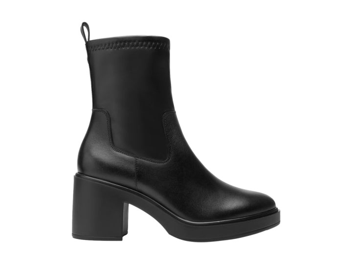 Bota negra de cuero para mujer con tacón cuadrado y diseño liso.