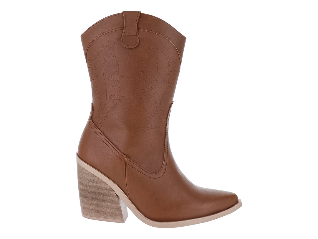 Botín estilo vaquero color tan con tacón grueso y detalles bordados en el cuerpo.