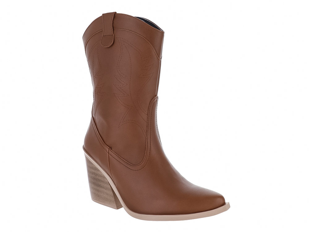 Botín estilo vaquero color tan con tacón grueso y detalles bordados en el cuerpo.