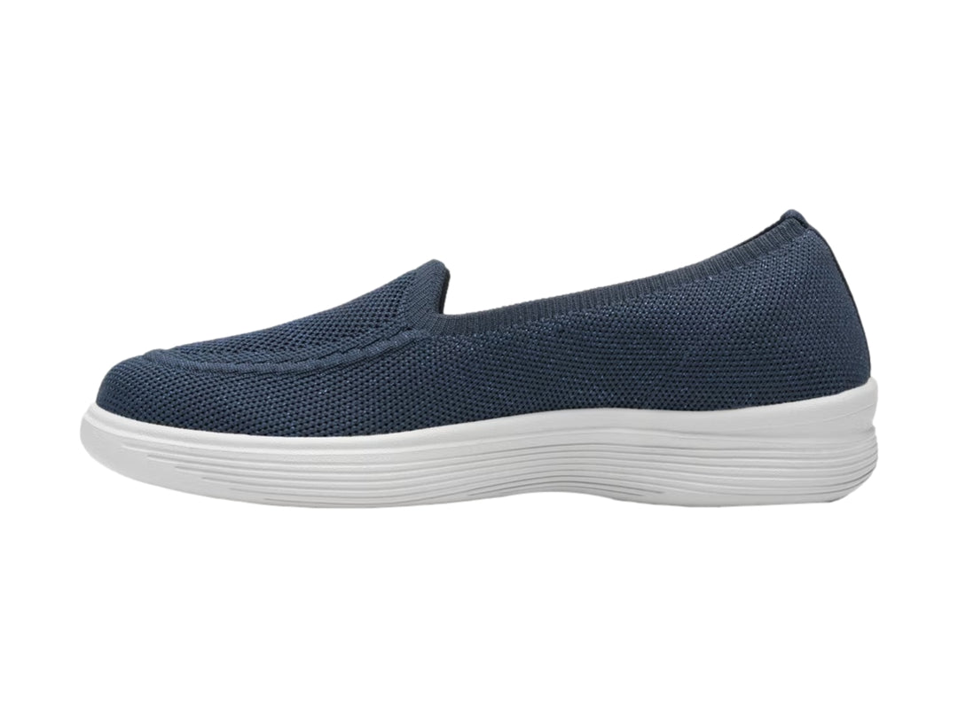 Zapato plano Flexi de tela azul con suela blanca, estilo casual y cómodo para Mujer.