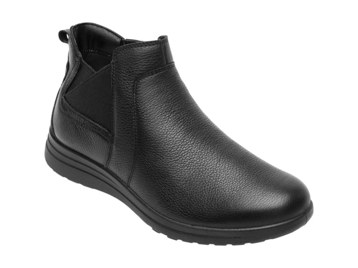 Botín negro de cuero con textura y suela cómoda de la marca Flexi.