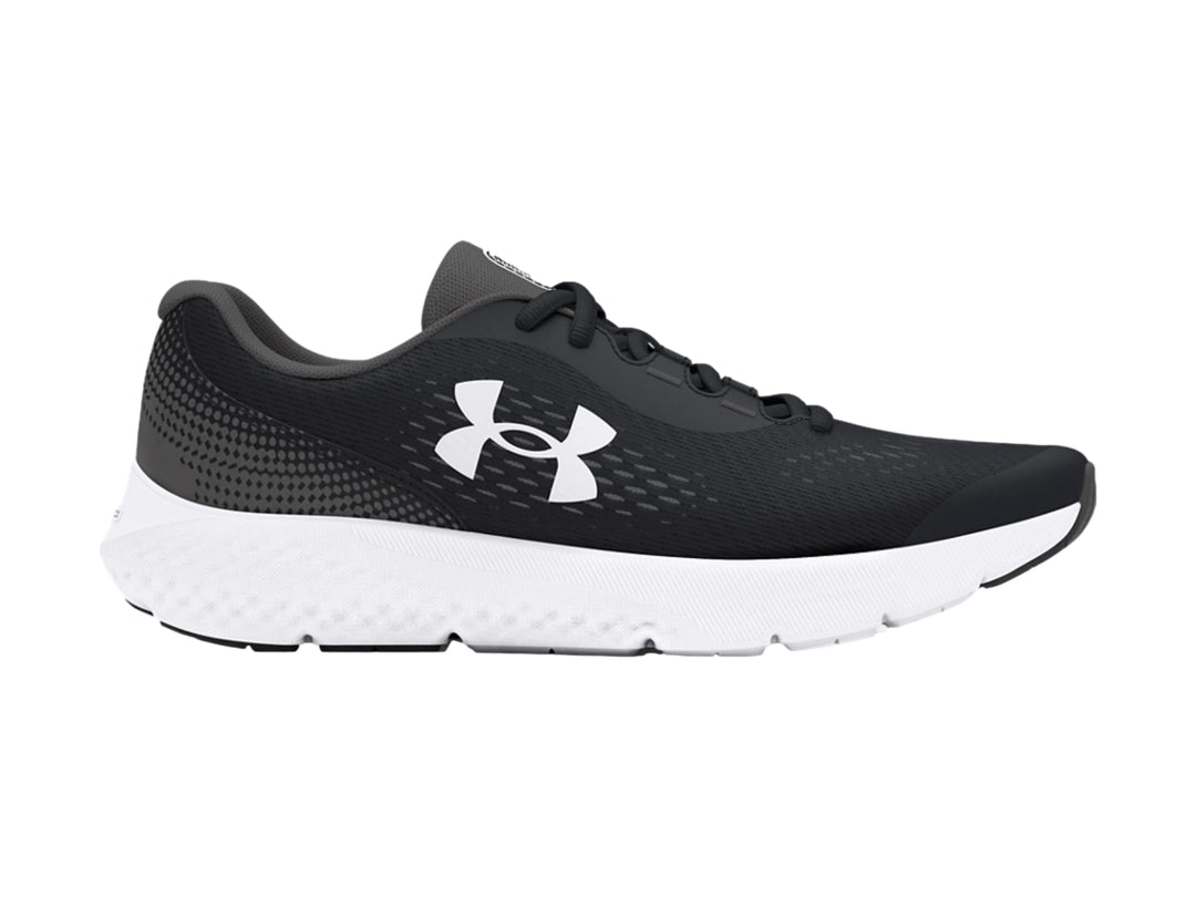 Tenis deportivos Under Armour para niños en color negro con suela blanca y logotipo blanco lateral.