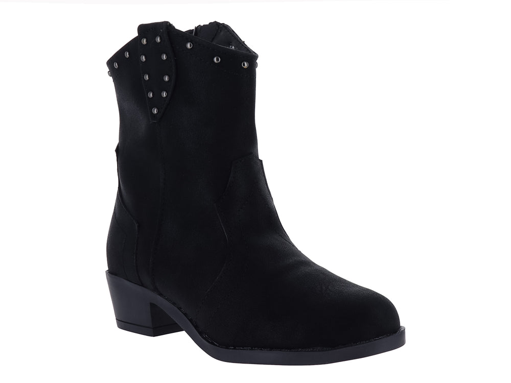 Bota vaquera color negro con remaches plateados y tacón bajo.
