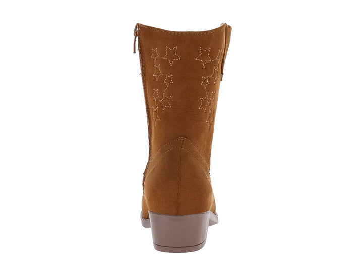 Bota vaquera color melle con detalles de estrellas bordadas en el costado y tacón bajo.