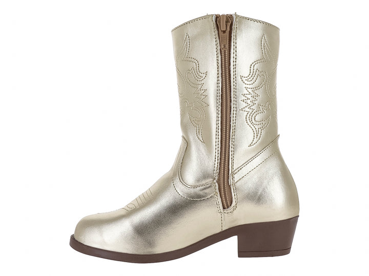 Bota vaquera para niña en color oro metálico con detalles bordados y suela marrón.