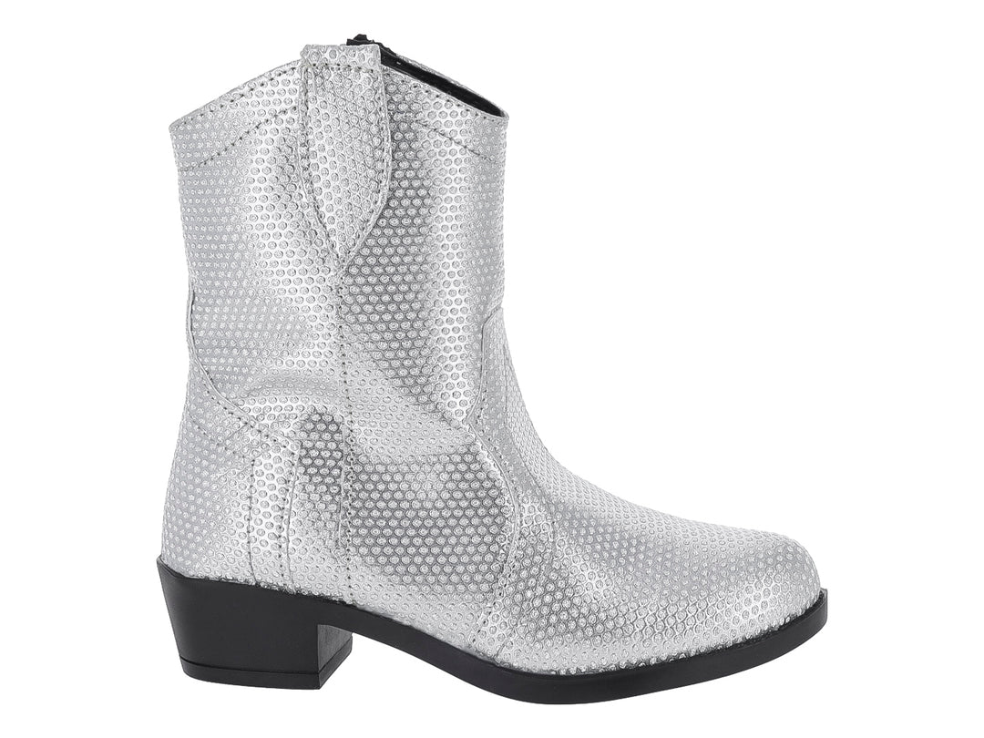 Bota vaquera color plata con acabado metálico texturizado y suela negra.