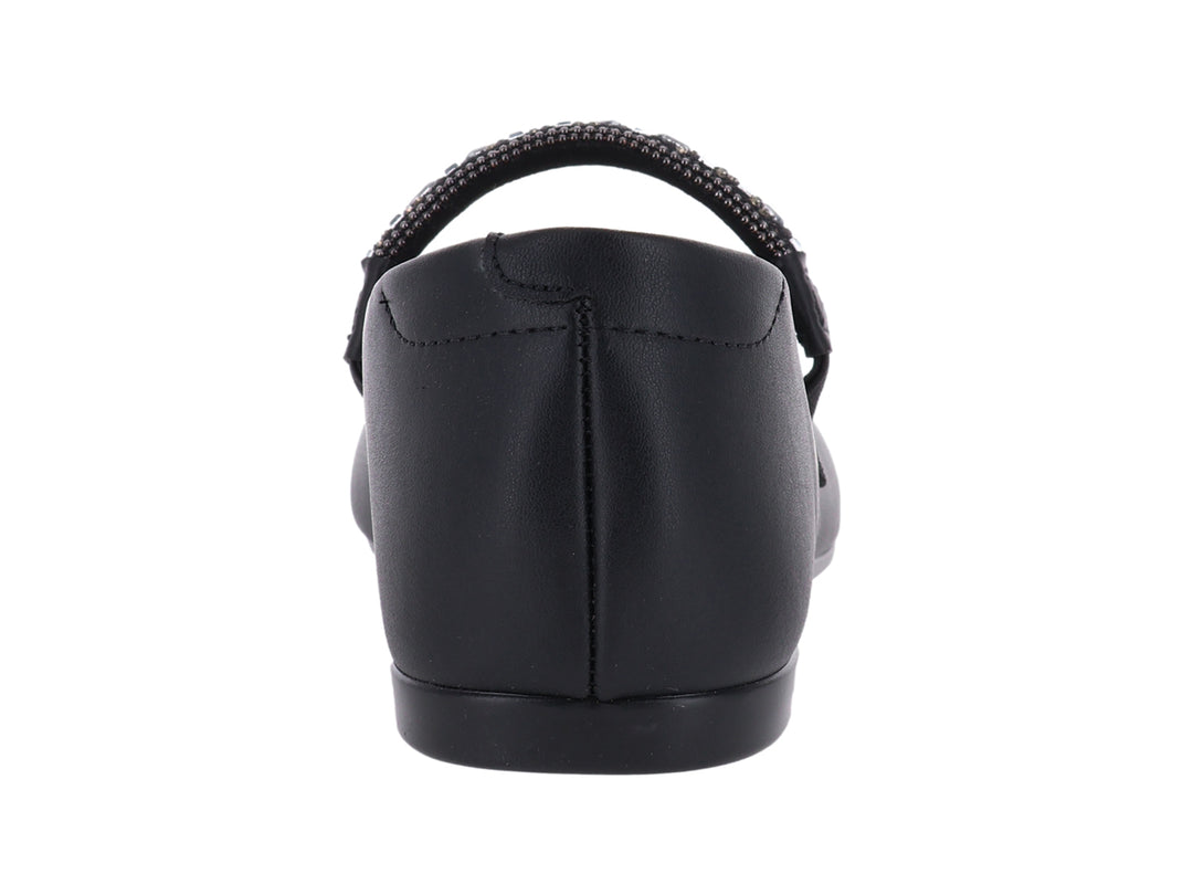 Zapato plano negro para mujer con correa decorada con brillantes plateados.