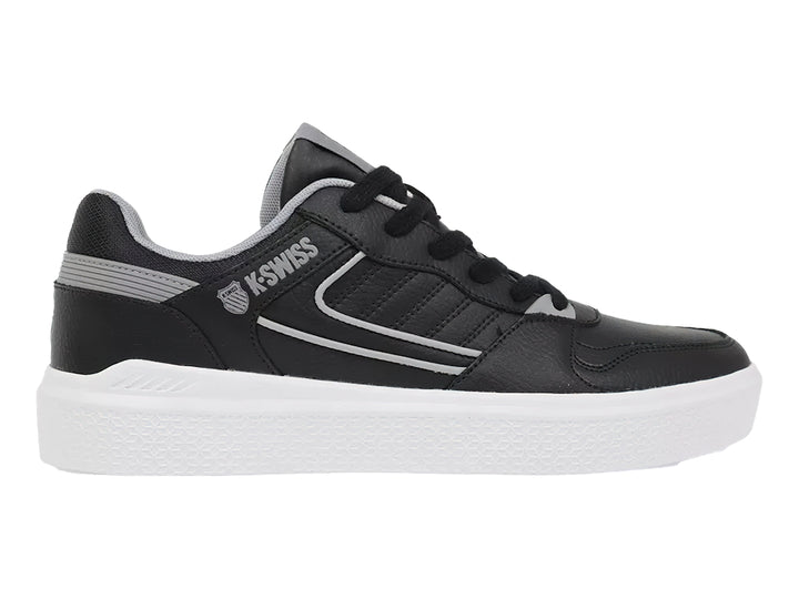 Tenis K-SWISS color negro con detalles en gris y suela blanca.