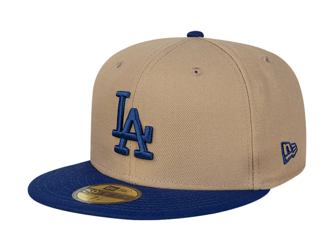 Gorra New Era de color beige con visera y logotipo LA bordado en azul.